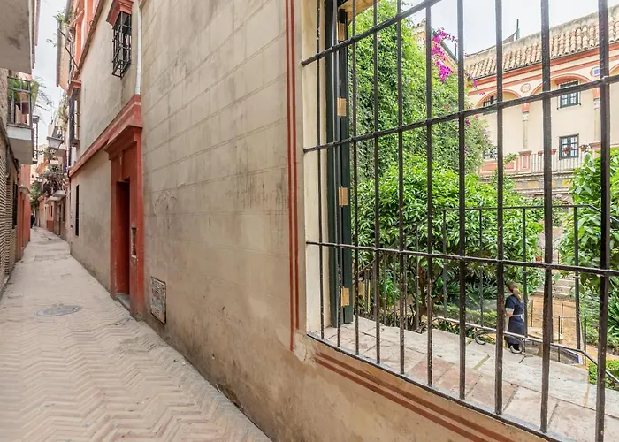 La Judería, vive Sevilla con los cinco sentidos.